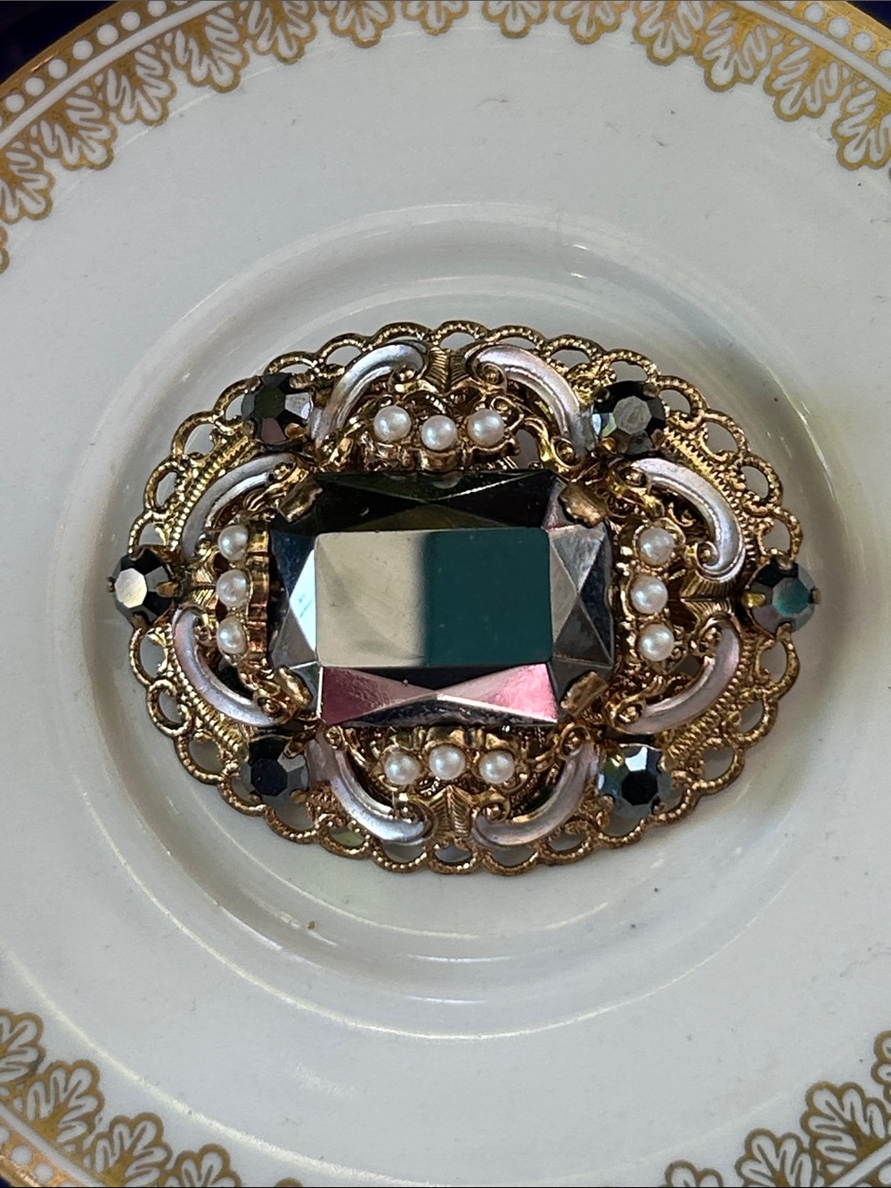 Vintage Ornate Gold Tone Filigree Brooch